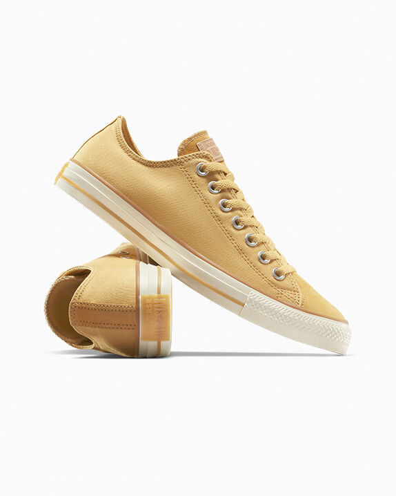 Chuck Taylor All Star de lona y cuero de caña baja