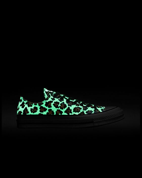 Chuck 70 Zapatillas bajas con estampado de leopardo que brillan en la oscuridad