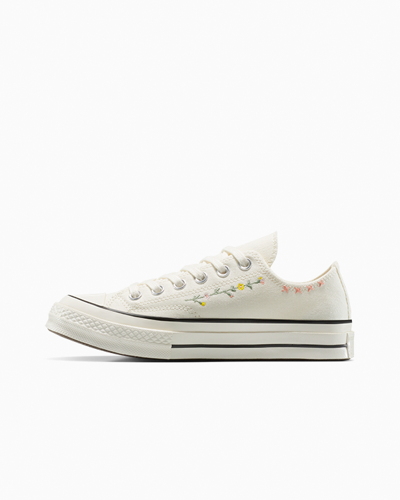 Chuck 70 bordado con flores de caña baja