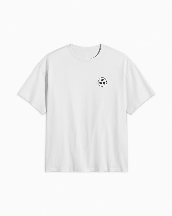 Camiseta Sasuke de Converse x NARUTO SHIPPUDEN